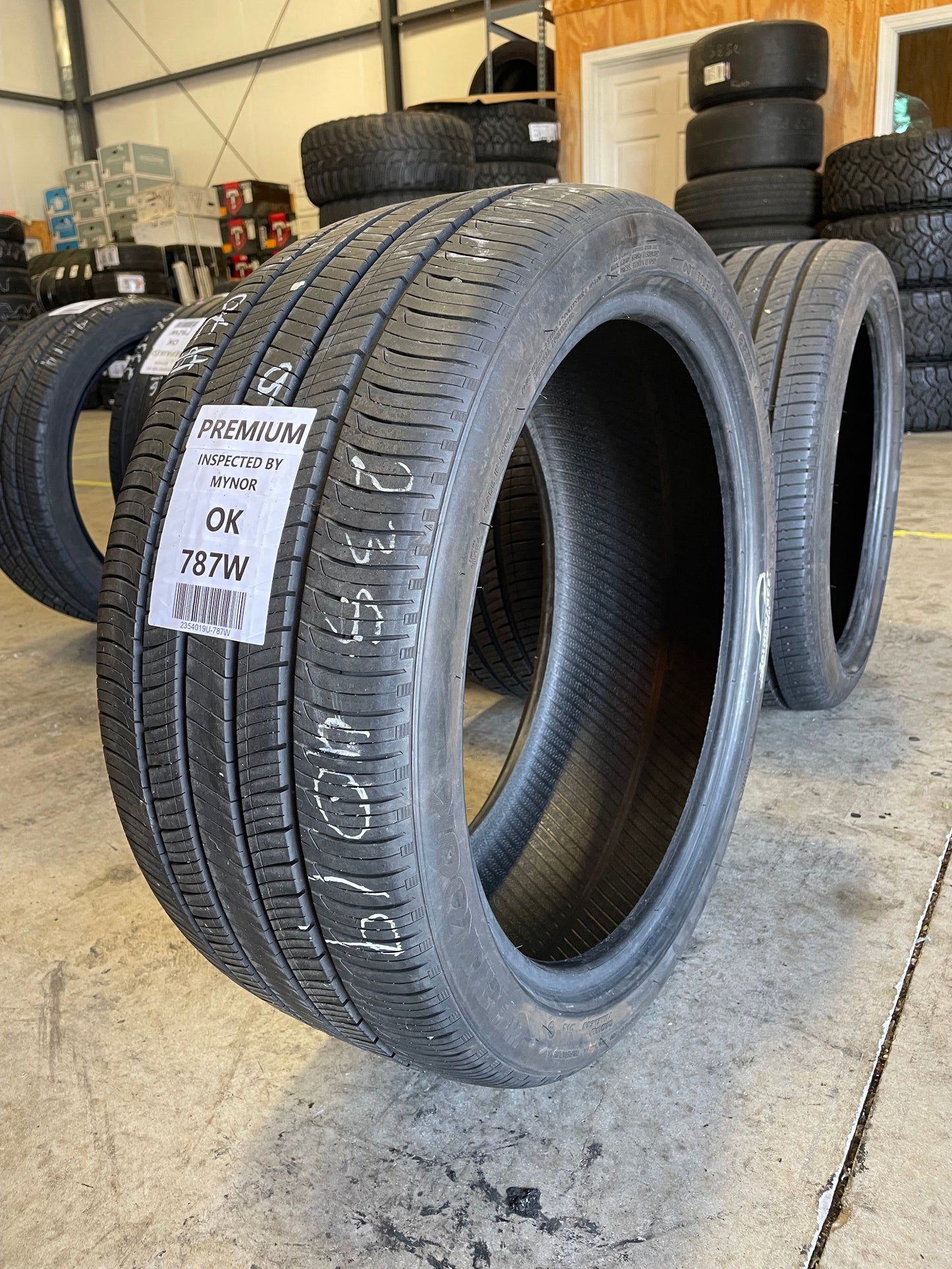 SET OF 2 235/40R19 Hankook Kinergy GT 92 V SL - Premium Used Tires
