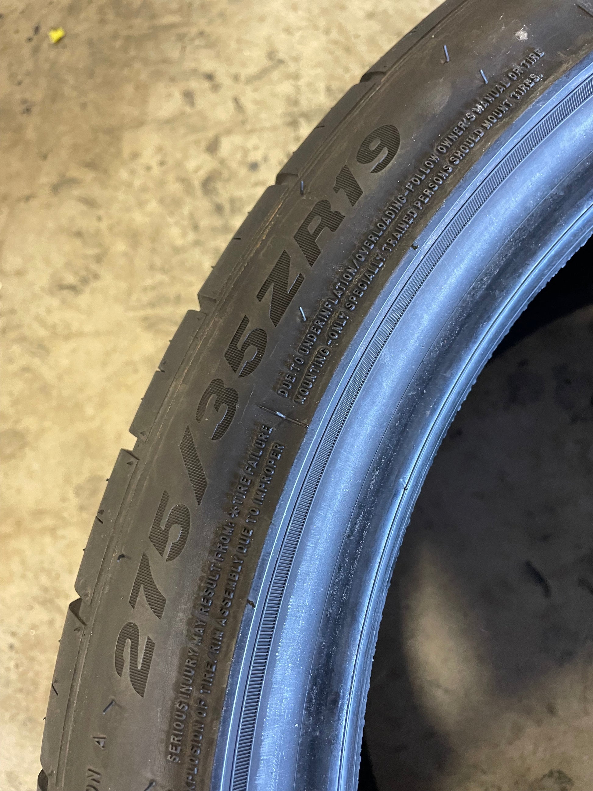 SINGLE 275/35ZR19 Fortune Viento FSR702 100 Y XL - Premium Used Tires