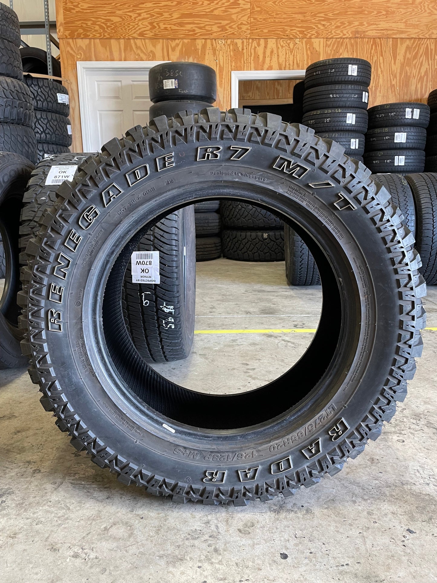 SINGLE 275/65R20 Radar Renegade R7 M/T 126/123 P E - Used Tires