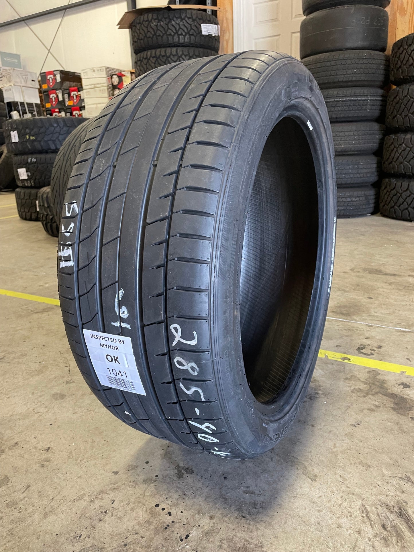 SINGLE 285/40R22 Accelera IOTA - ST68 110 Y XL - Used Tires