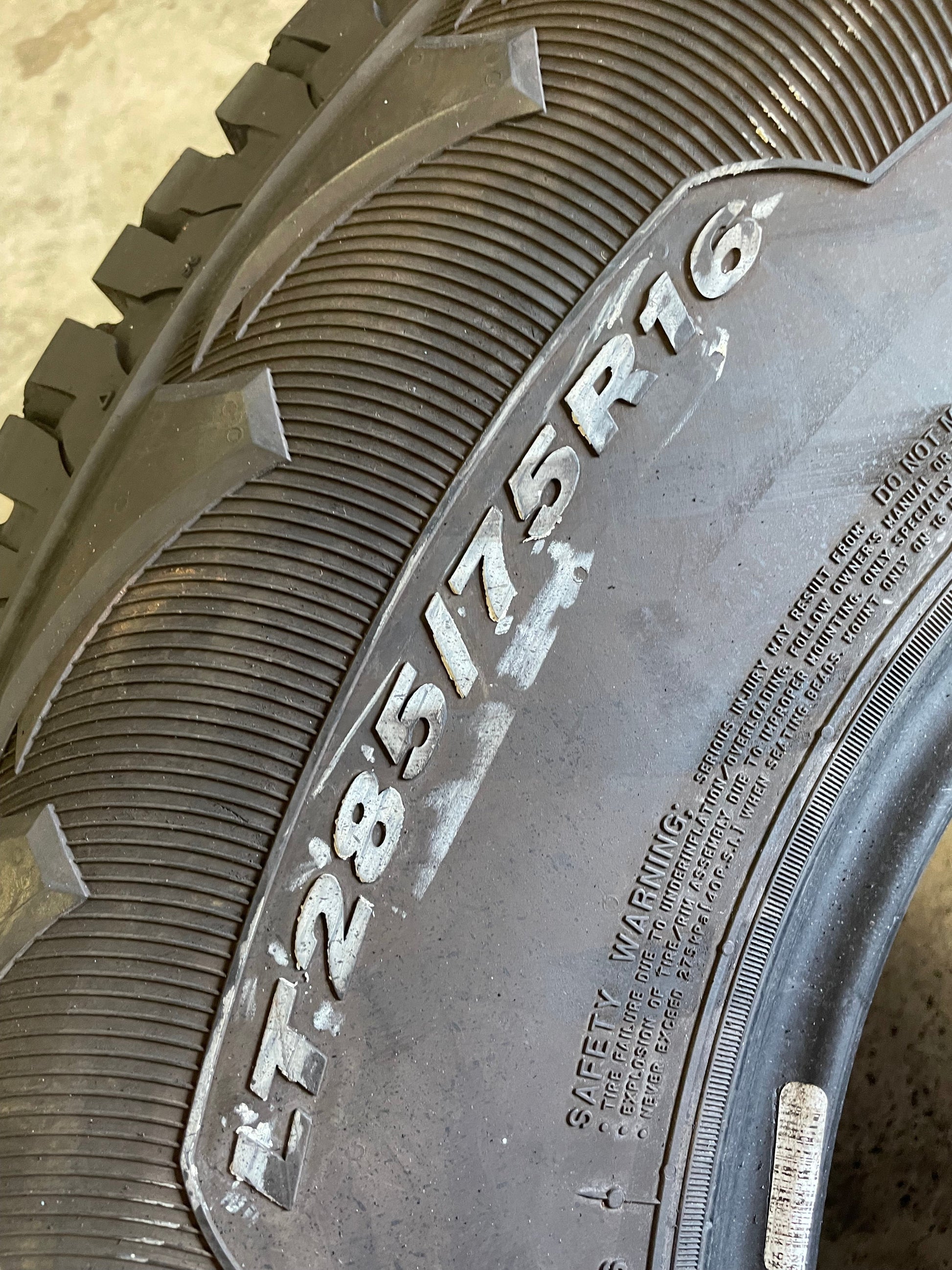 SINGLE 285/75R16 Nexen Roadian AT PRO RA8 126/123 R E - Used Tires