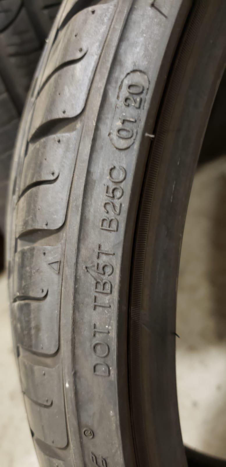 SET OF 2 225/30R22 Delinte Thunder D7 89 W XL - Used Tires