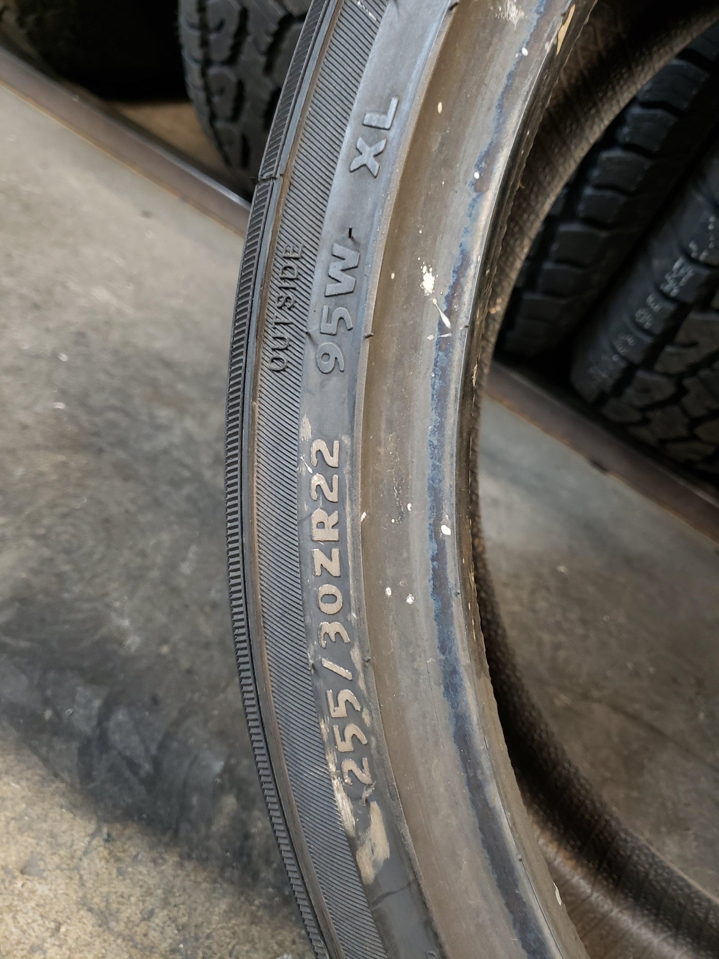SET OF 2 255/30R22 ZENNA Argus-UHP 95 W XL - Used Tires