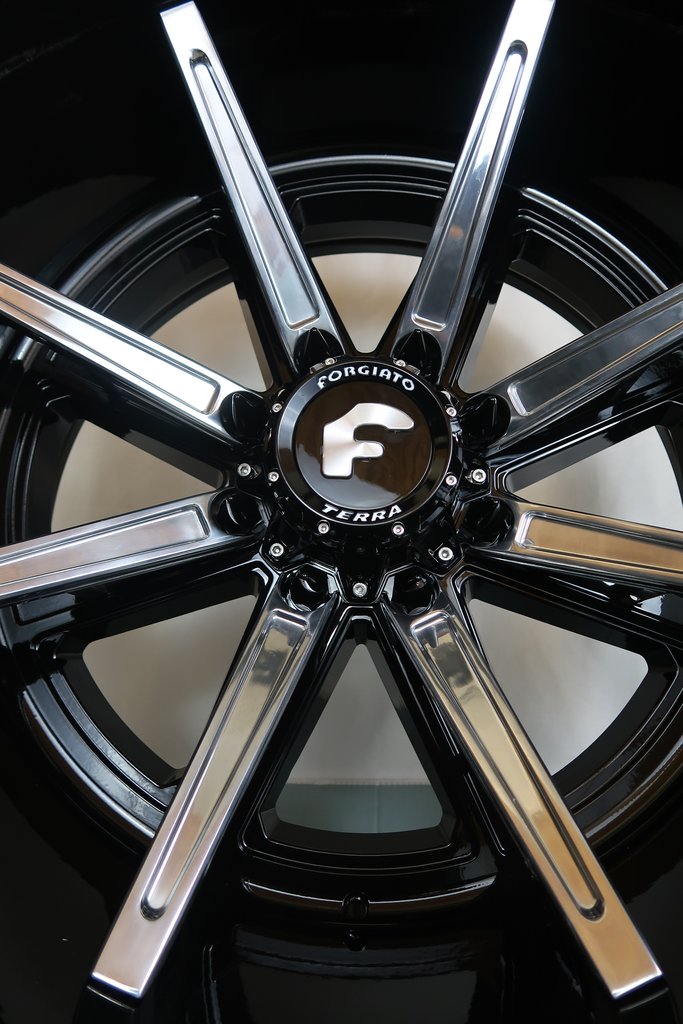 4X FORGIATO FLOW TERRA 005 24x14 -76 6x139.7 WITH 35X12.50R24 VENOM POWER RT