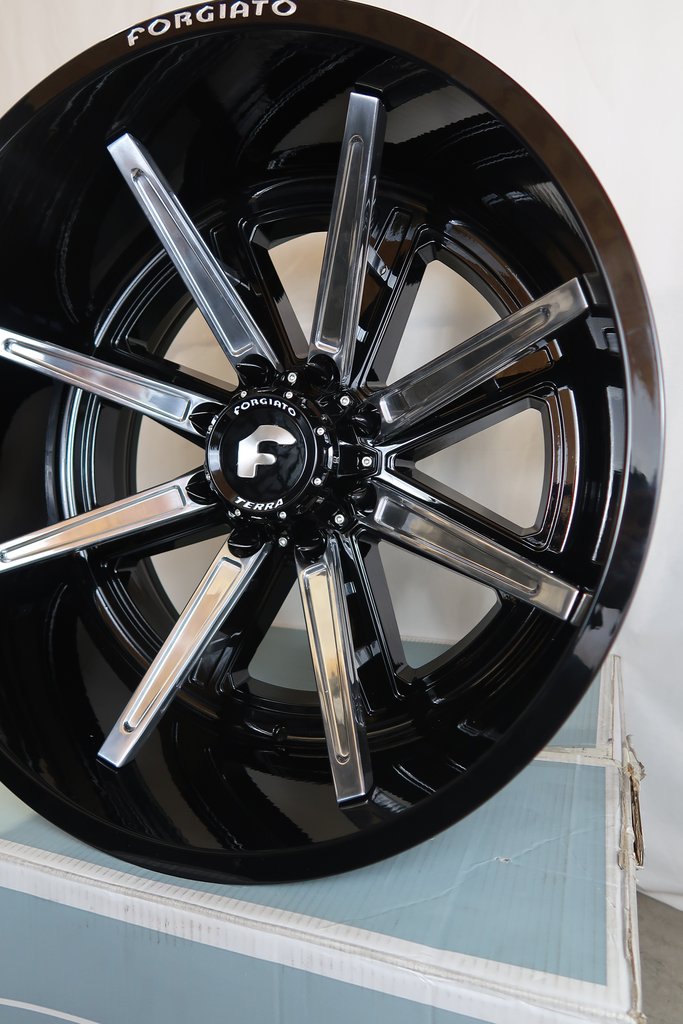 4X FORGIATO FLOW TERRA 005 24x14 -76 6x139.7 WITH 35X12.50R24 VENOM POWER RT