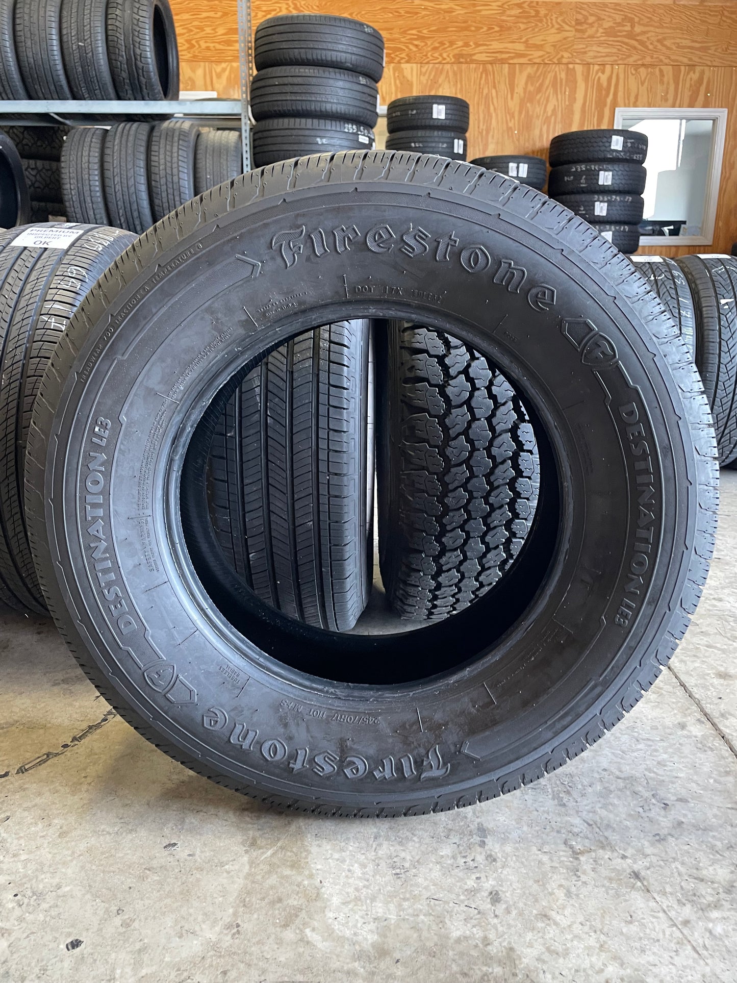 SINGLE 245/70R17 Firestone Destination LE3 110 T SL - Used Tires