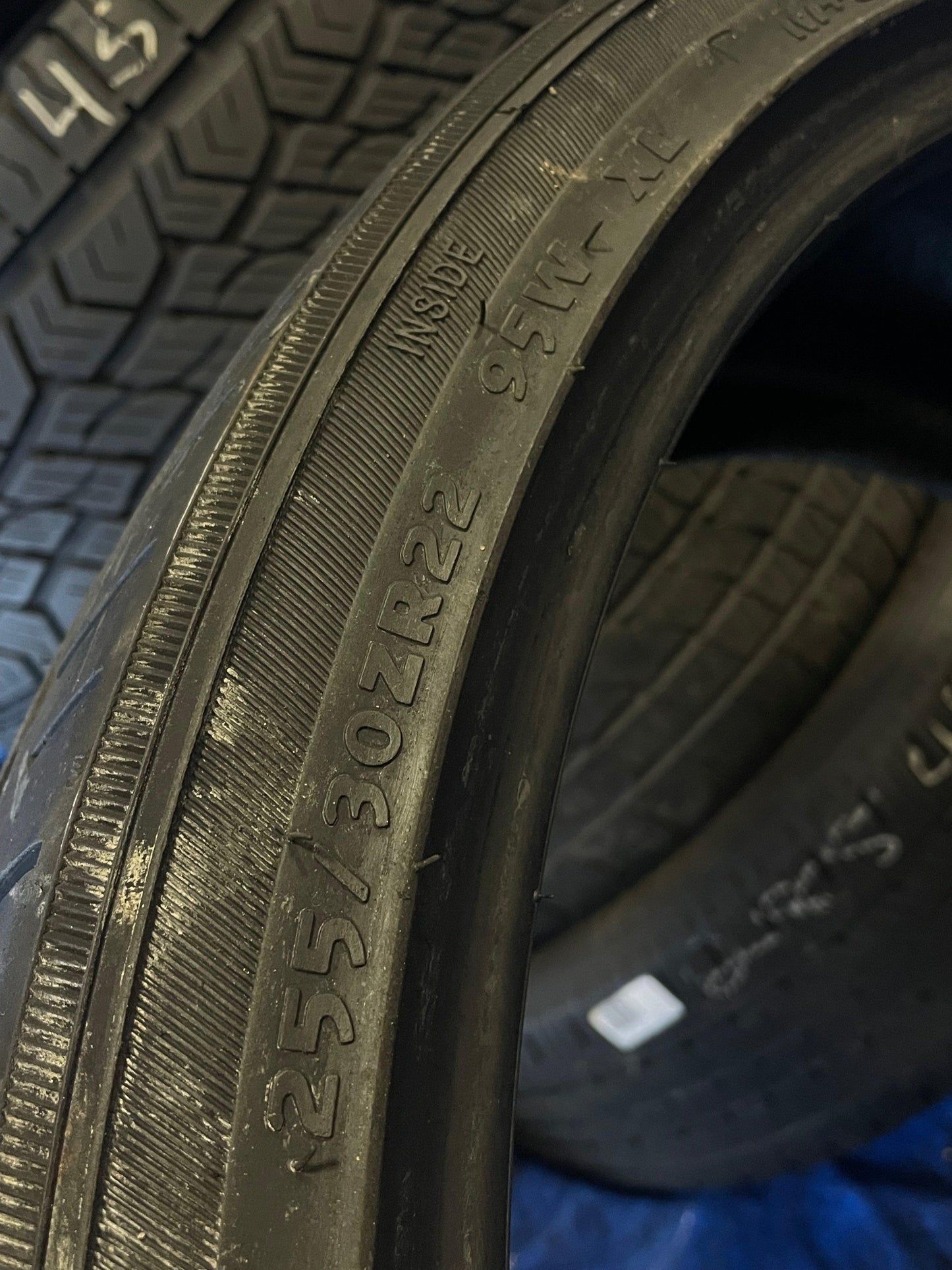 SET OF 2 255/30R22 ZENNA Argus-UHP 95 W XL - Used Tires