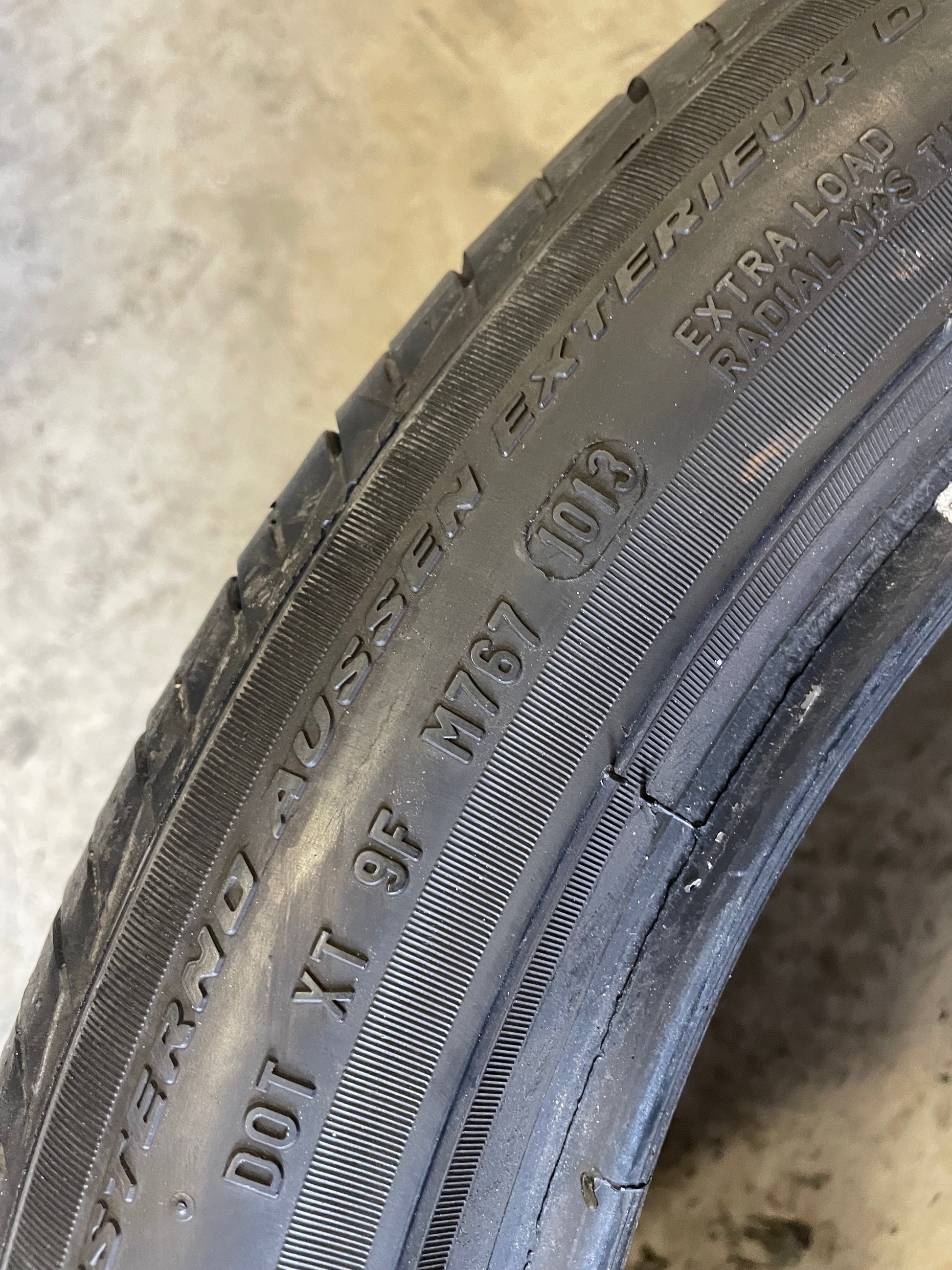 SINGLE 265/40R20 Pirelli P Zero Nero All Season 104 H XL - Used Tires