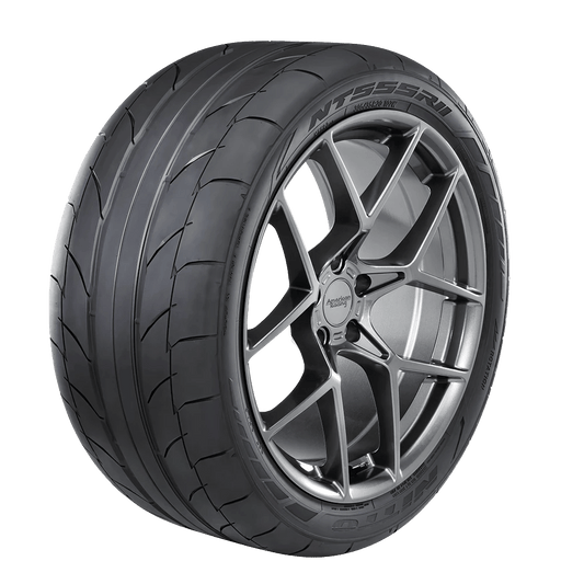 NITTO NT555RII P305/45R18 (28.8X12R 18) Tires