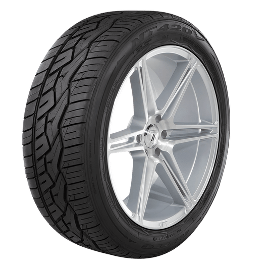 NITTO NT420V 305/45R22 (32.8X12R 22) Tires