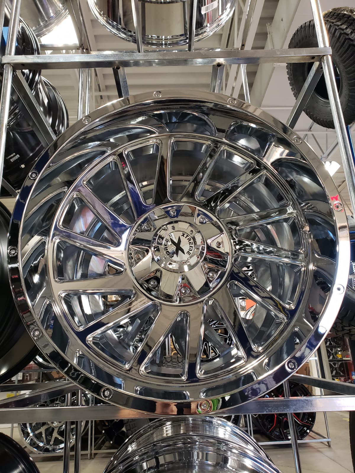 Xtreme Force XF-Twist 22x12 -44 6x139.7 (6x5.5)/135 Chrome