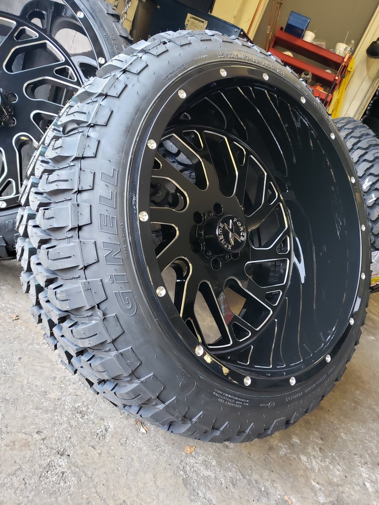 Xtreme Force XF-8 24x14 -76 8x165.1 (8x6.5) Black and Milled