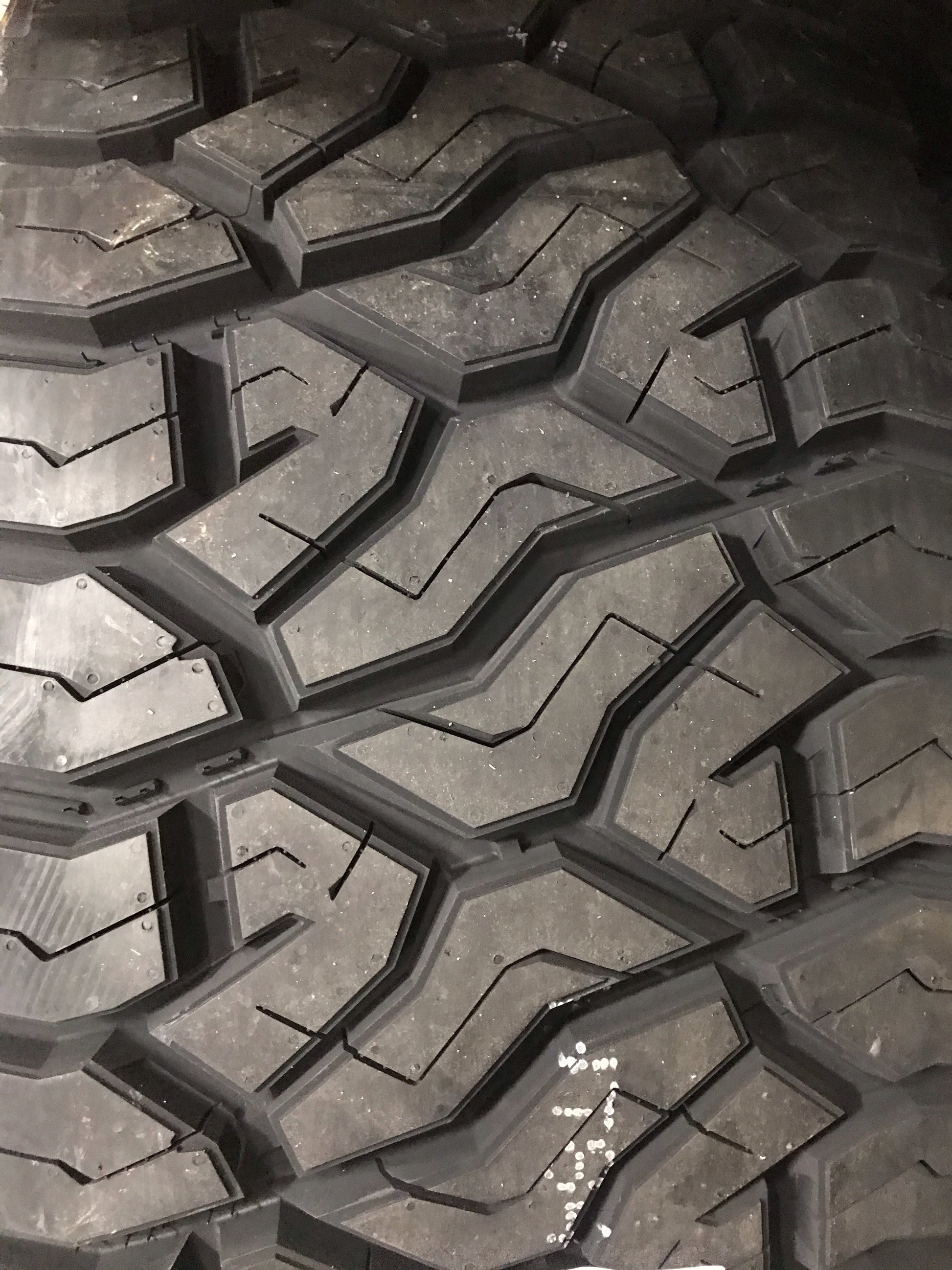 37x13.50R22 LT Venom Power Terra Hunter R/T