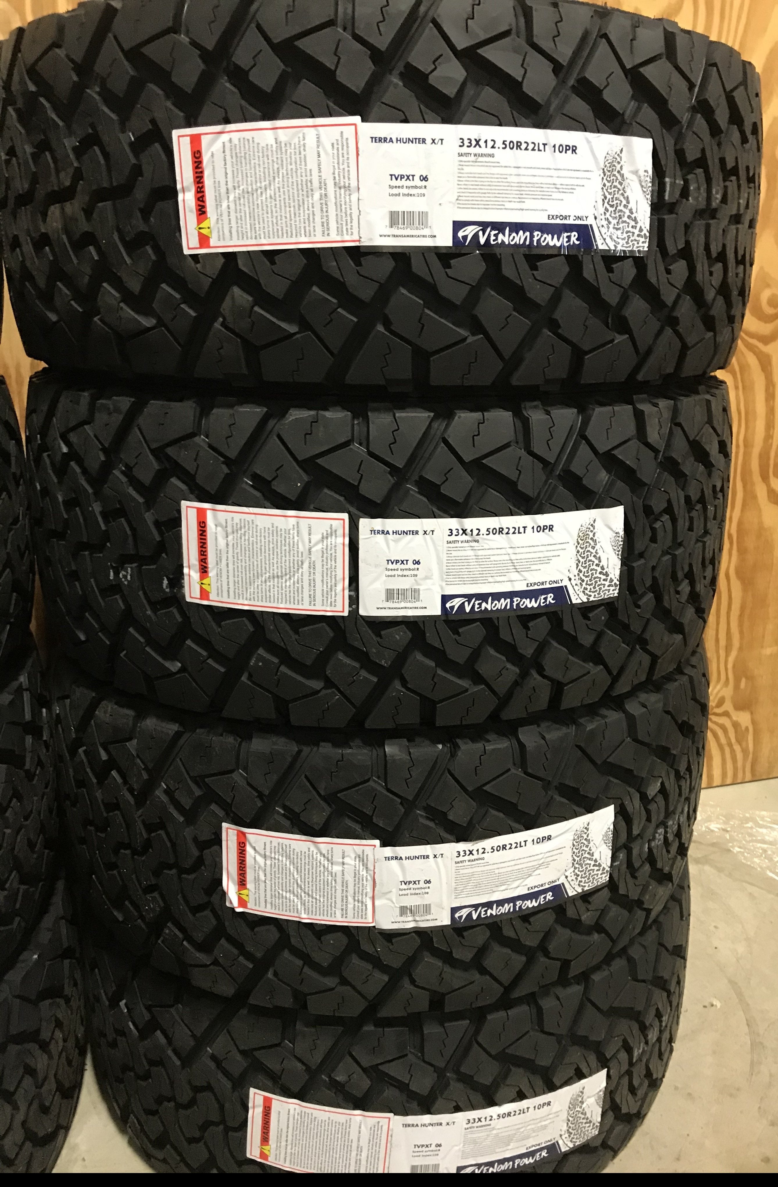 Venom Power Terra Hunter X/T 33x12.50R22LT Hybrid | Wheels Below